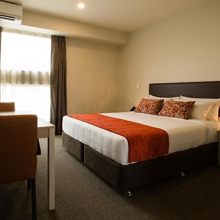 Ramada Suites By Wyndham Christchurch City Esterno foto