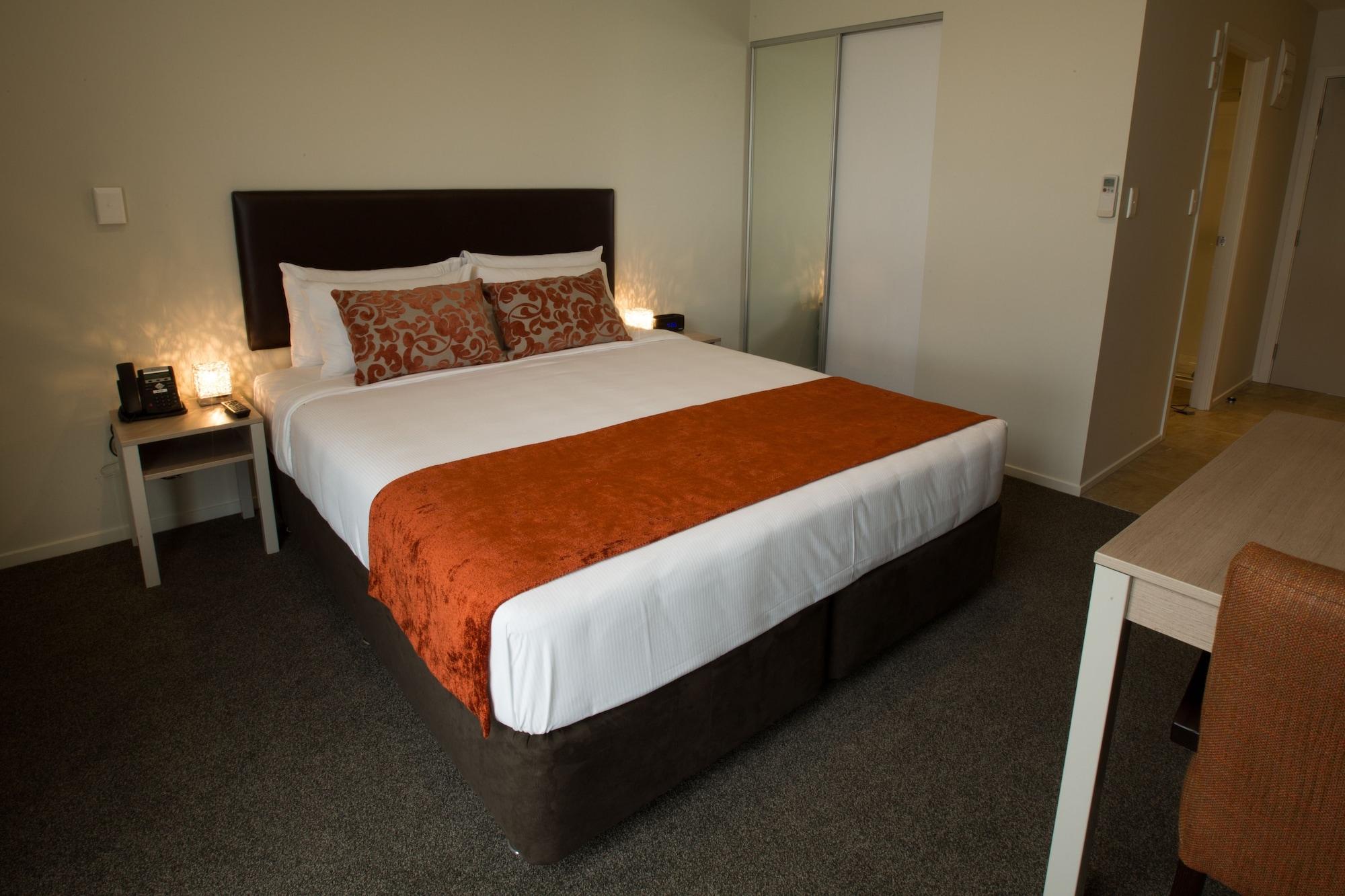 Ramada Suites By Wyndham Christchurch City Esterno foto