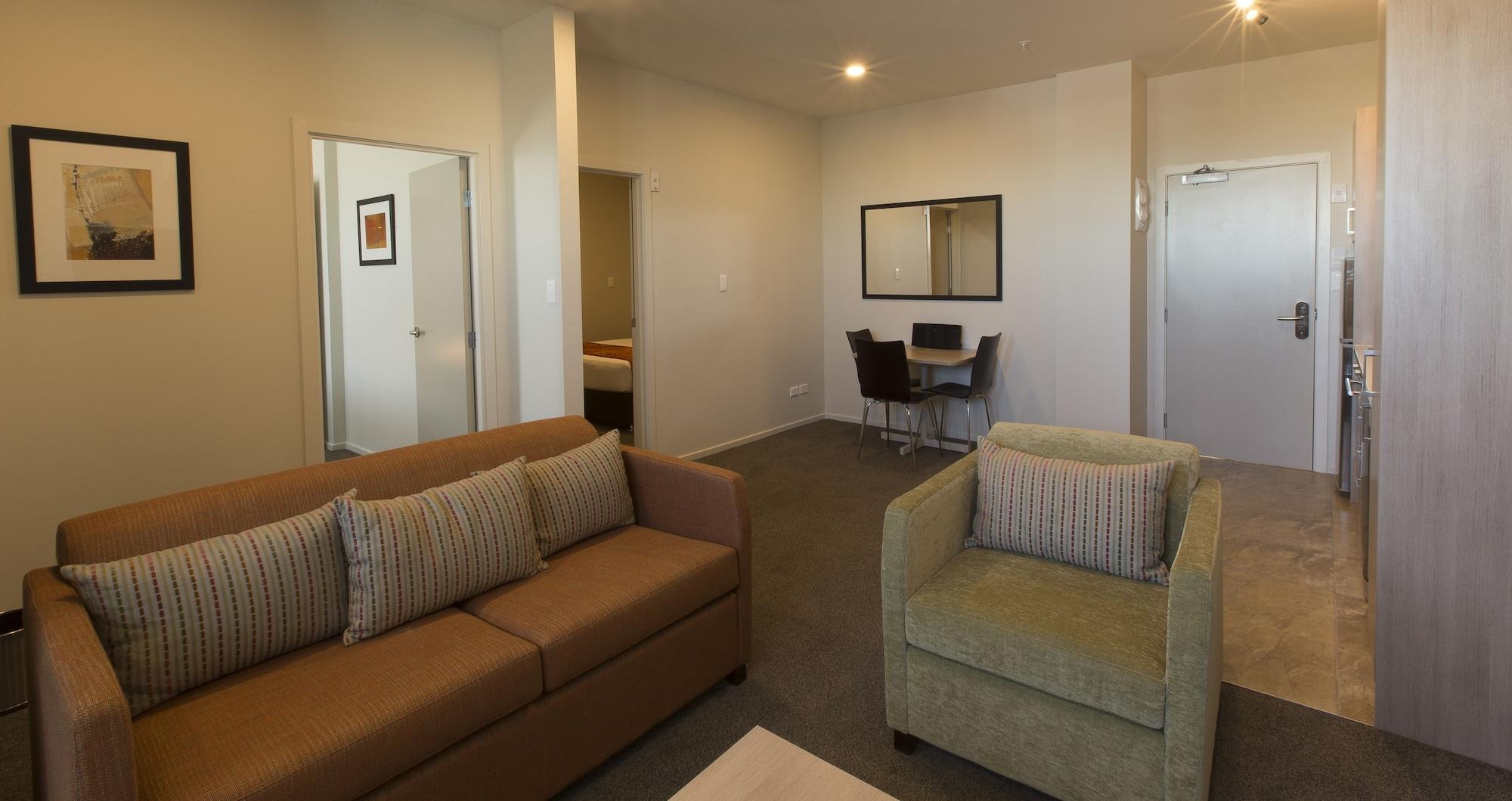 Ramada Suites By Wyndham Christchurch City Esterno foto