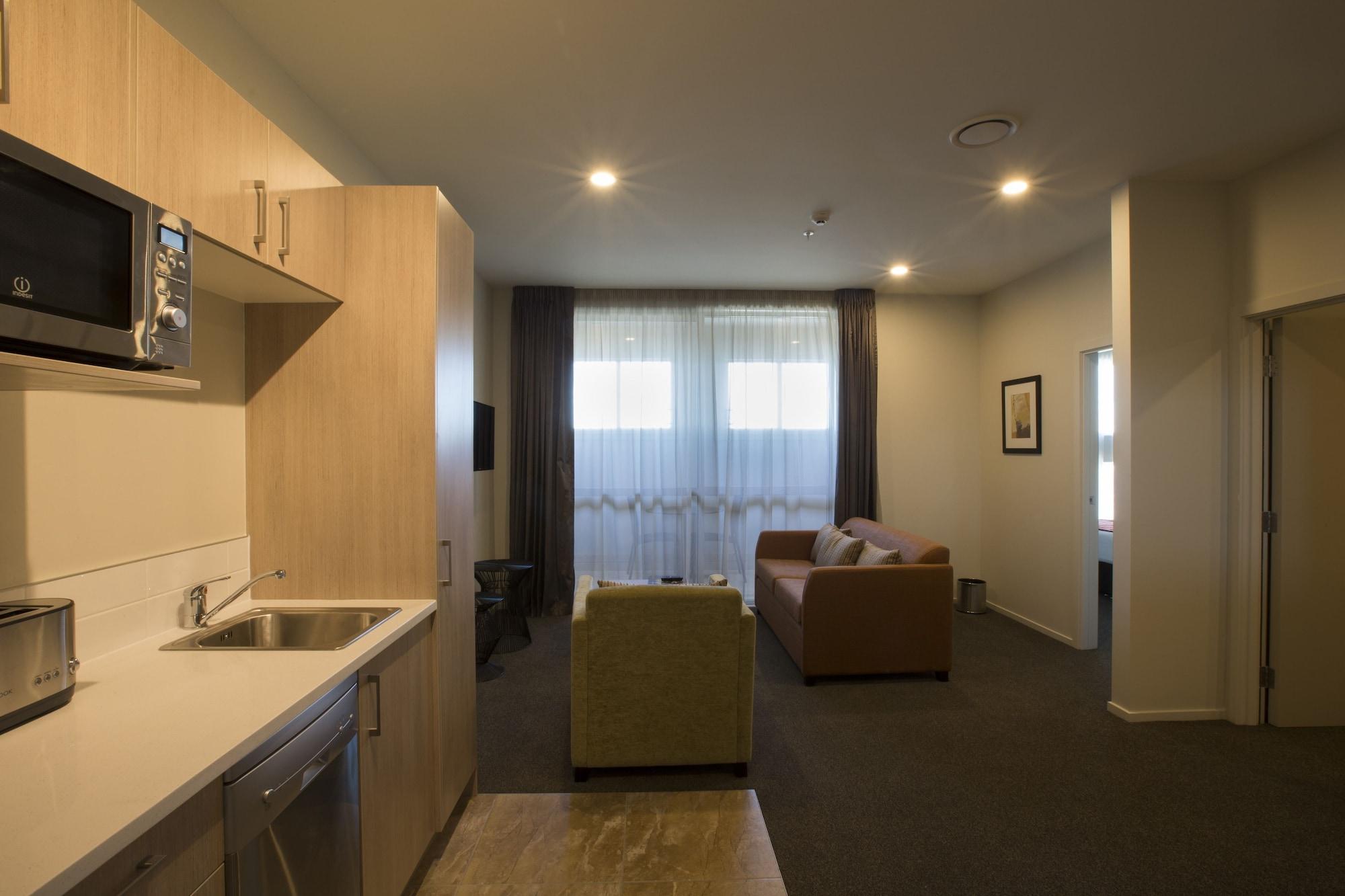 Ramada Suites By Wyndham Christchurch City Esterno foto