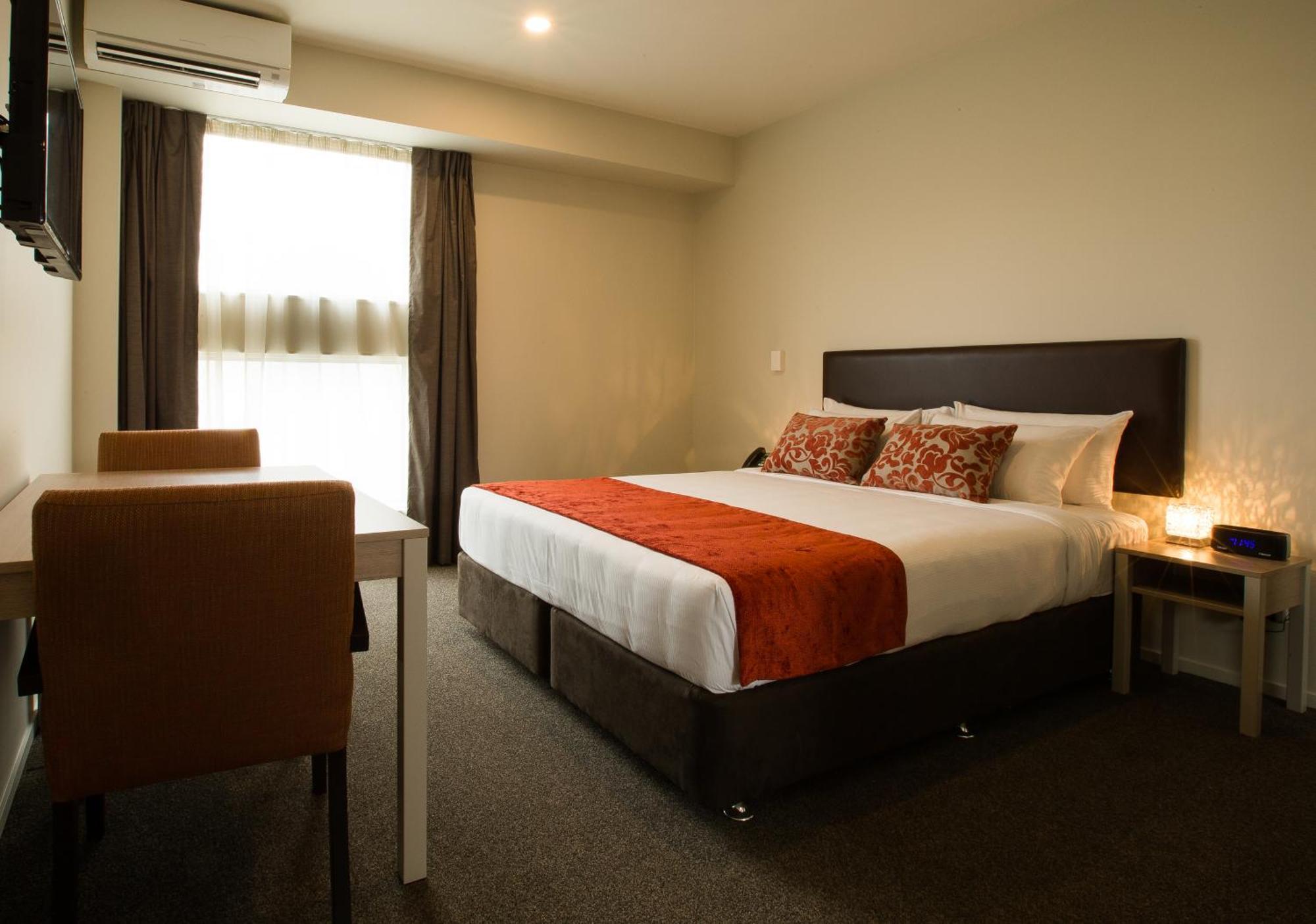 Ramada Suites By Wyndham Christchurch City Esterno foto