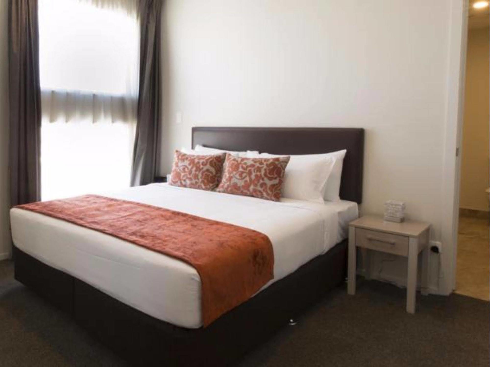 Ramada Suites By Wyndham Christchurch City Esterno foto
