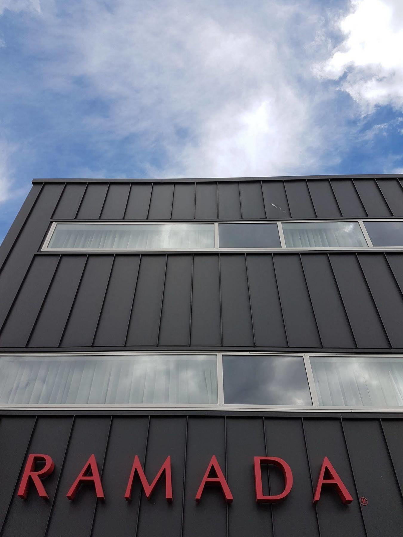 Ramada Suites By Wyndham Christchurch City Esterno foto