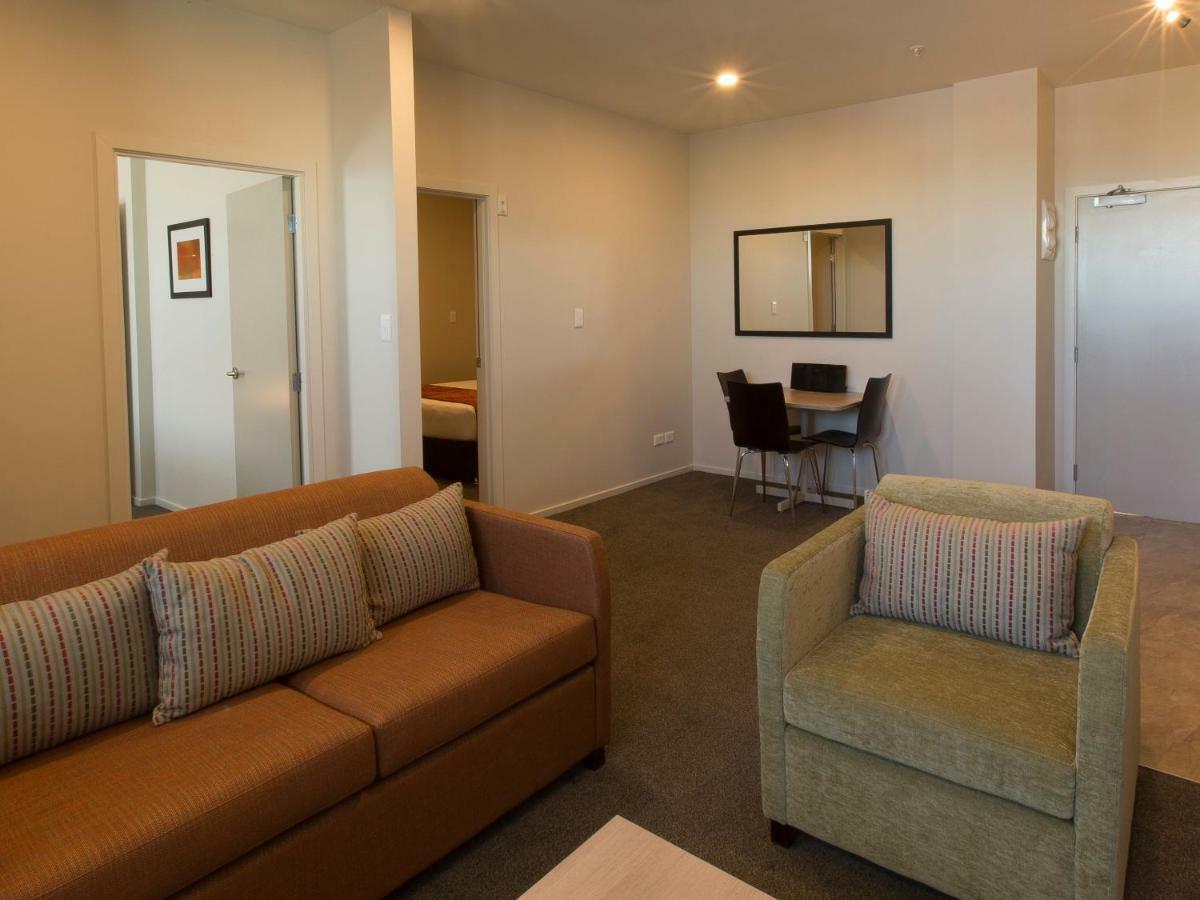 Ramada Suites By Wyndham Christchurch City Esterno foto
